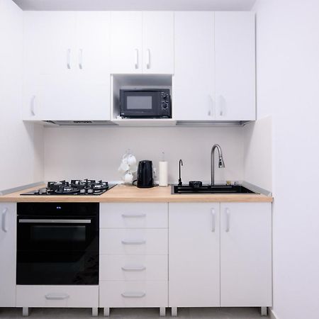 Apartamento Charming Hideaway Inspired By El Profesor'S Intrigue Bucarest Exterior foto