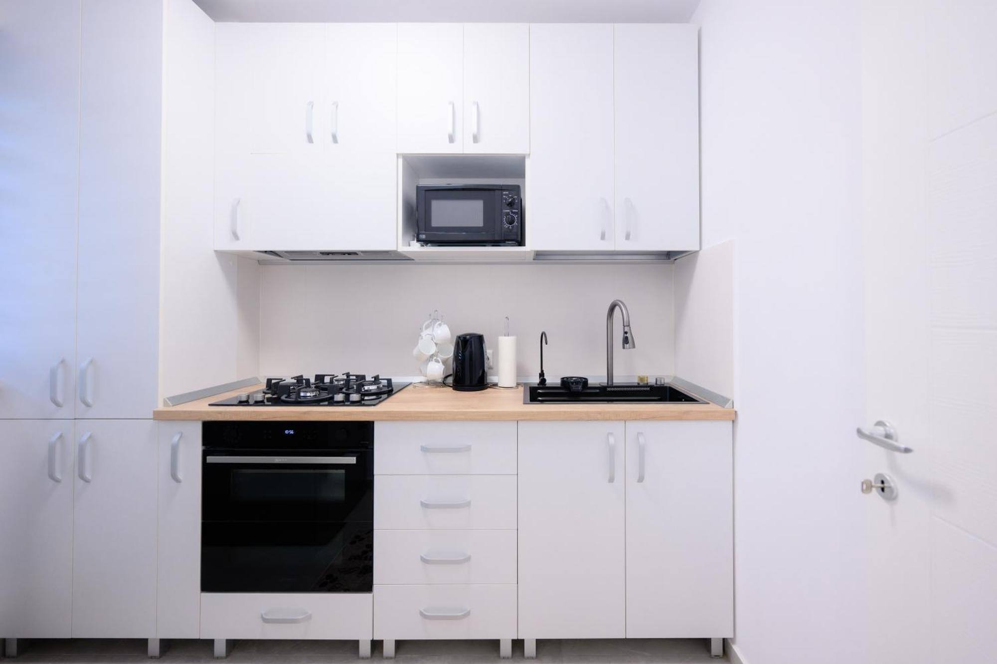 Apartamento Charming Hideaway Inspired By El Profesor'S Intrigue Bucarest Exterior foto